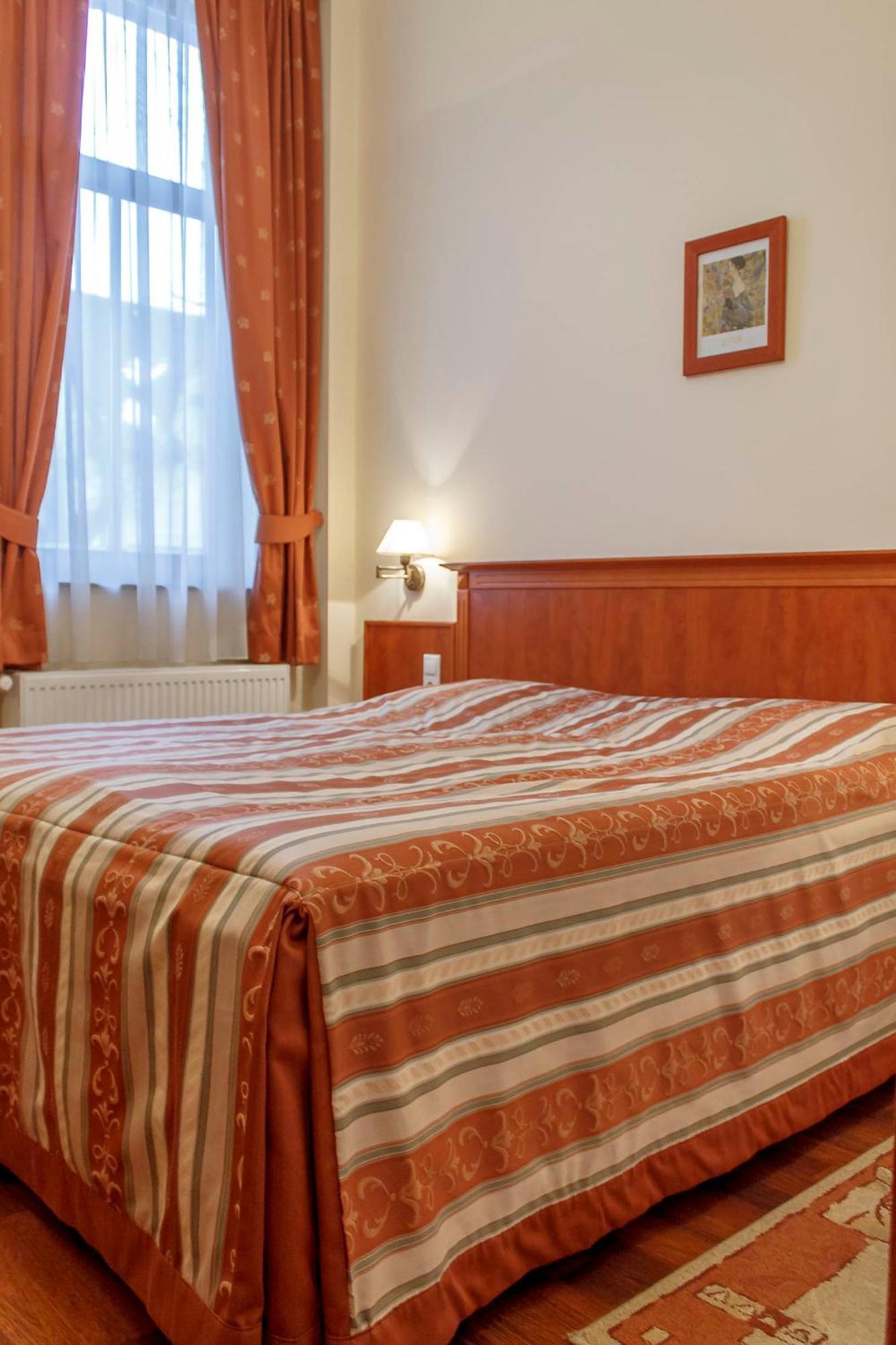 Pannon Hotel Bejelentkezes 20 Oraig, Check-In Until 20 O'Clock, Einchecken Bis 20 Uhr Mohacs Exterior photo