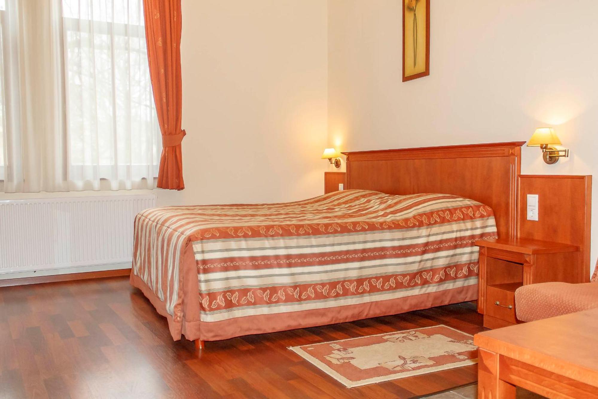 Pannon Hotel Bejelentkezes 20 Oraig, Check-In Until 20 O'Clock, Einchecken Bis 20 Uhr Mohacs Exterior photo