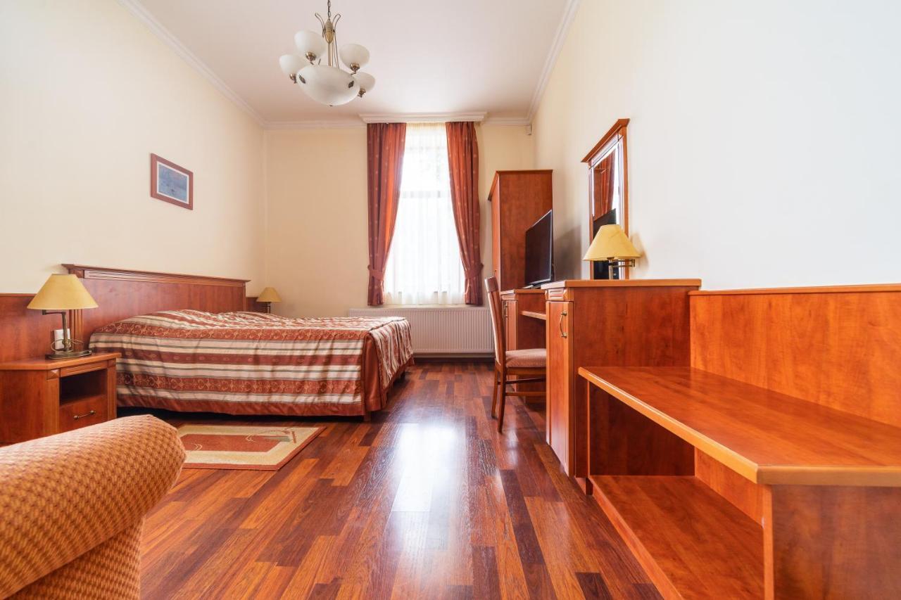 Pannon Hotel Bejelentkezes 20 Oraig, Check-In Until 20 O'Clock, Einchecken Bis 20 Uhr Mohacs Exterior photo