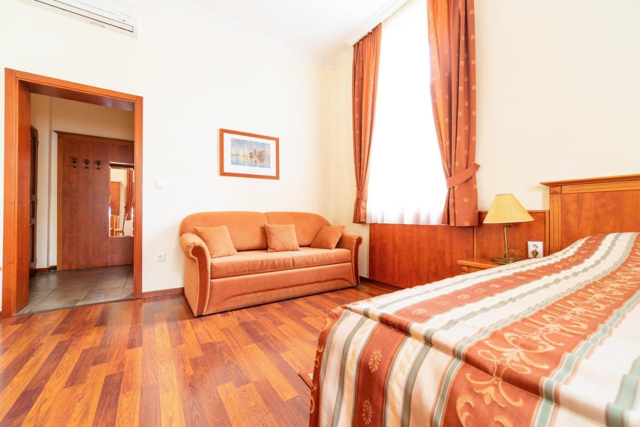 Pannon Hotel Bejelentkezes 20 Oraig, Check-In Until 20 O'Clock, Einchecken Bis 20 Uhr Mohacs Exterior photo