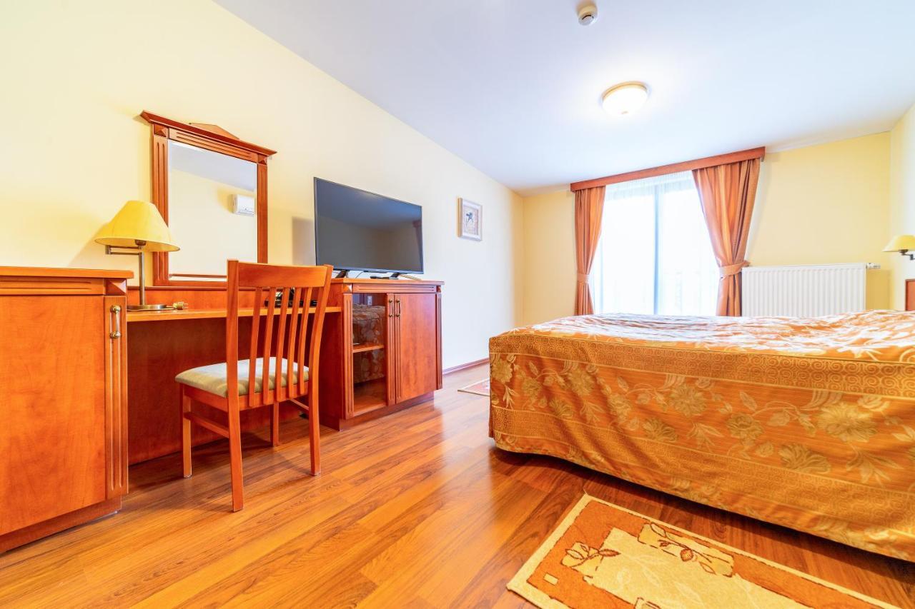 Pannon Hotel Bejelentkezes 20 Oraig, Check-In Until 20 O'Clock, Einchecken Bis 20 Uhr Mohacs Exterior photo