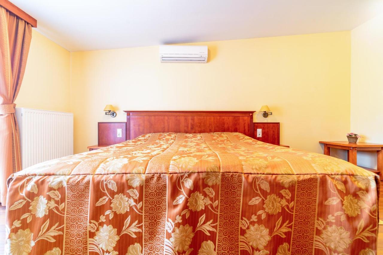 Pannon Hotel Bejelentkezes 20 Oraig, Check-In Until 20 O'Clock, Einchecken Bis 20 Uhr Mohacs Exterior photo